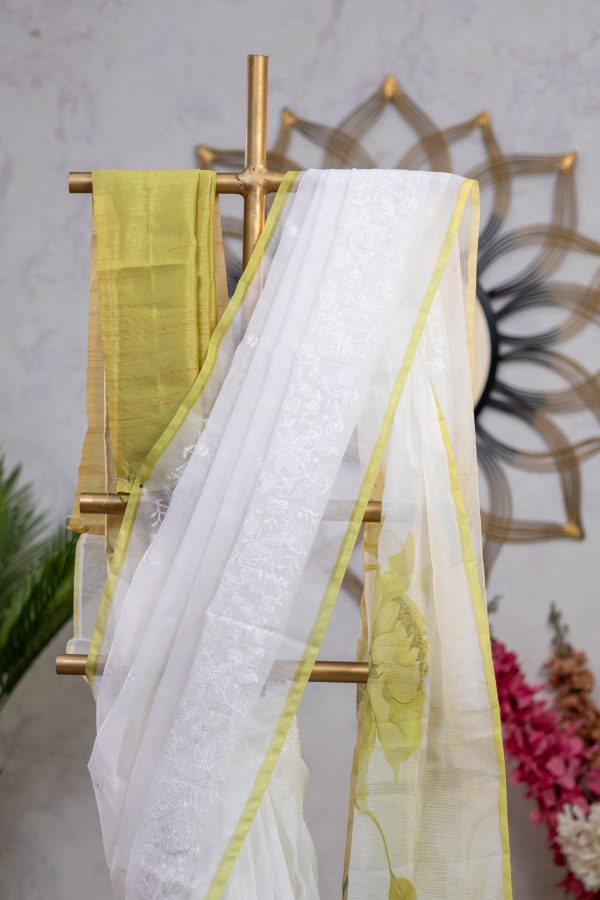 Supernet Saree with Matching Embroidery & Floral Digital Print - Image 4