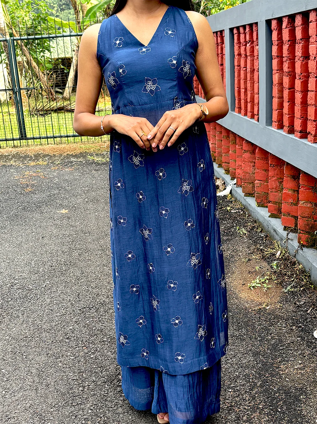 Malai Chanderi High-Slit Kurta Set – Blue Elegance - Image 5